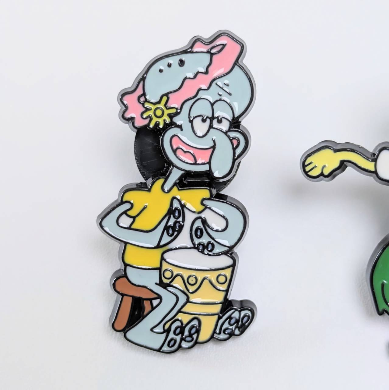 送料無料! ★ピンズ PINS★ピンバッジ 【 SpongeBob SquarePants( スポンジボブ )】イカルド演奏〚アメリカン雑貨 アメトイ〛