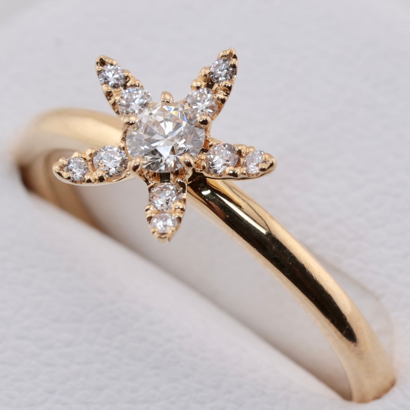 K18 ラザール ダイヤモンド リング 0.20ct 花 フラワー 750 YG