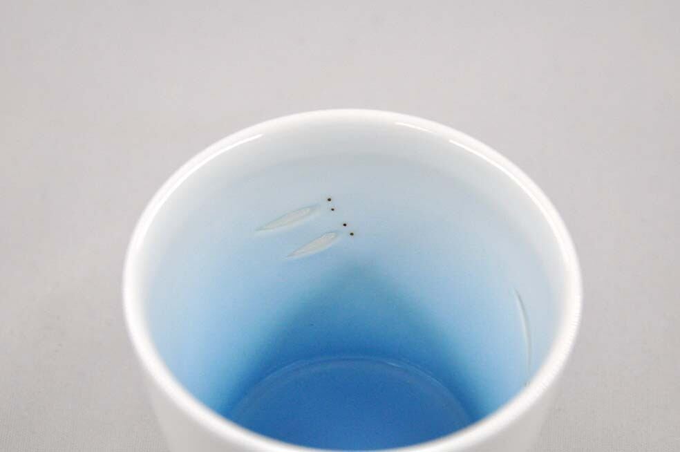 明治ガラス 斜め捻じ紋 盃 猪口 明治青ガラス 斜め捻じ紋 盃 猪口 楽天市場】ブルー 青（ぐい呑