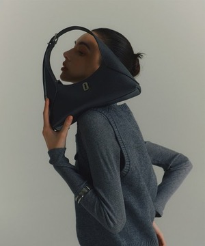 [VUNQUE] Perfec Bunny Shoulder S Black