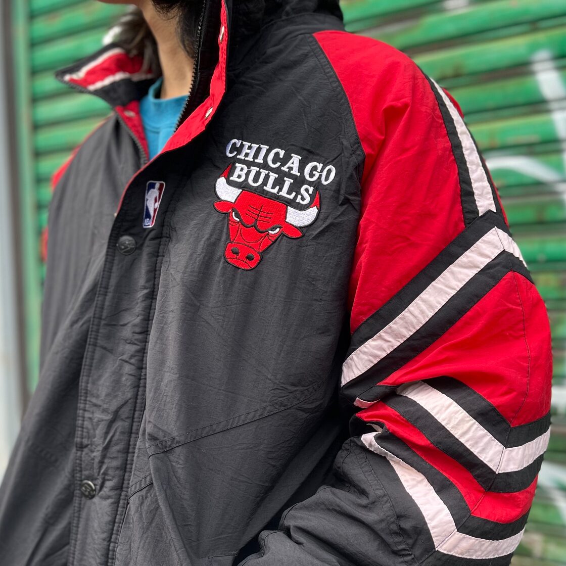 size:XL【 CHICAGO BULLS 】シカゴ・ブルズ ナイロンジャケット 中綿  