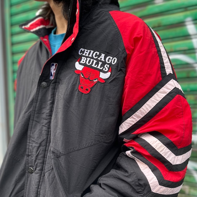 size:XL【 CHICAGO BULLS 】シカゴ・ブルズ ナイロンジャケット 中綿 