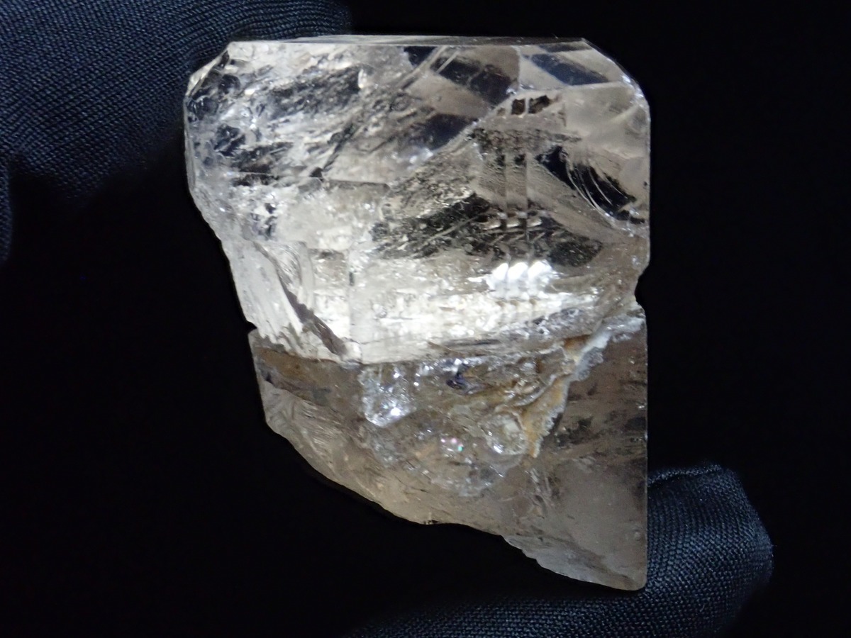 リペア有 トパーズ 原石 結晶欠片 パキスタン R4730E | MineralQuest
