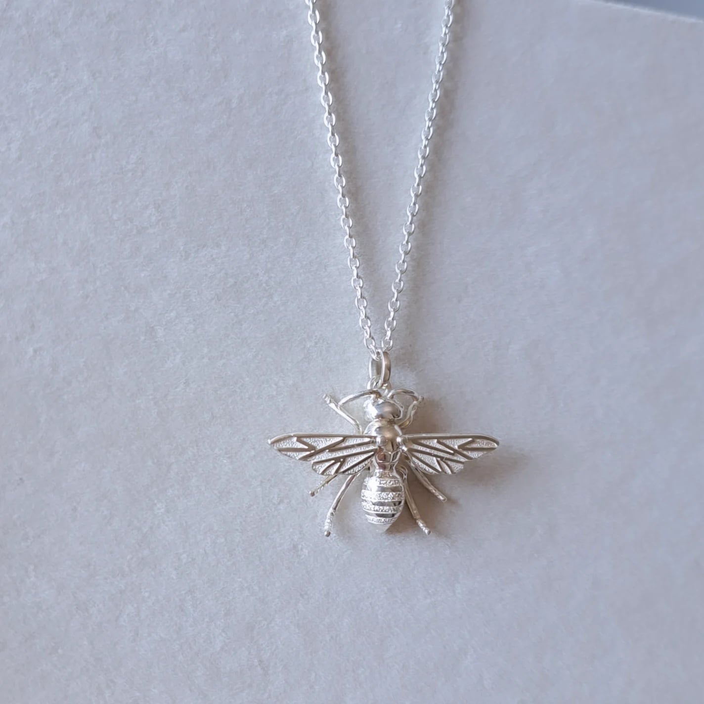 蜂 ペンダントトップ 】スズメバチ 蜂ネックレス 蜂アクセサリー ハチ