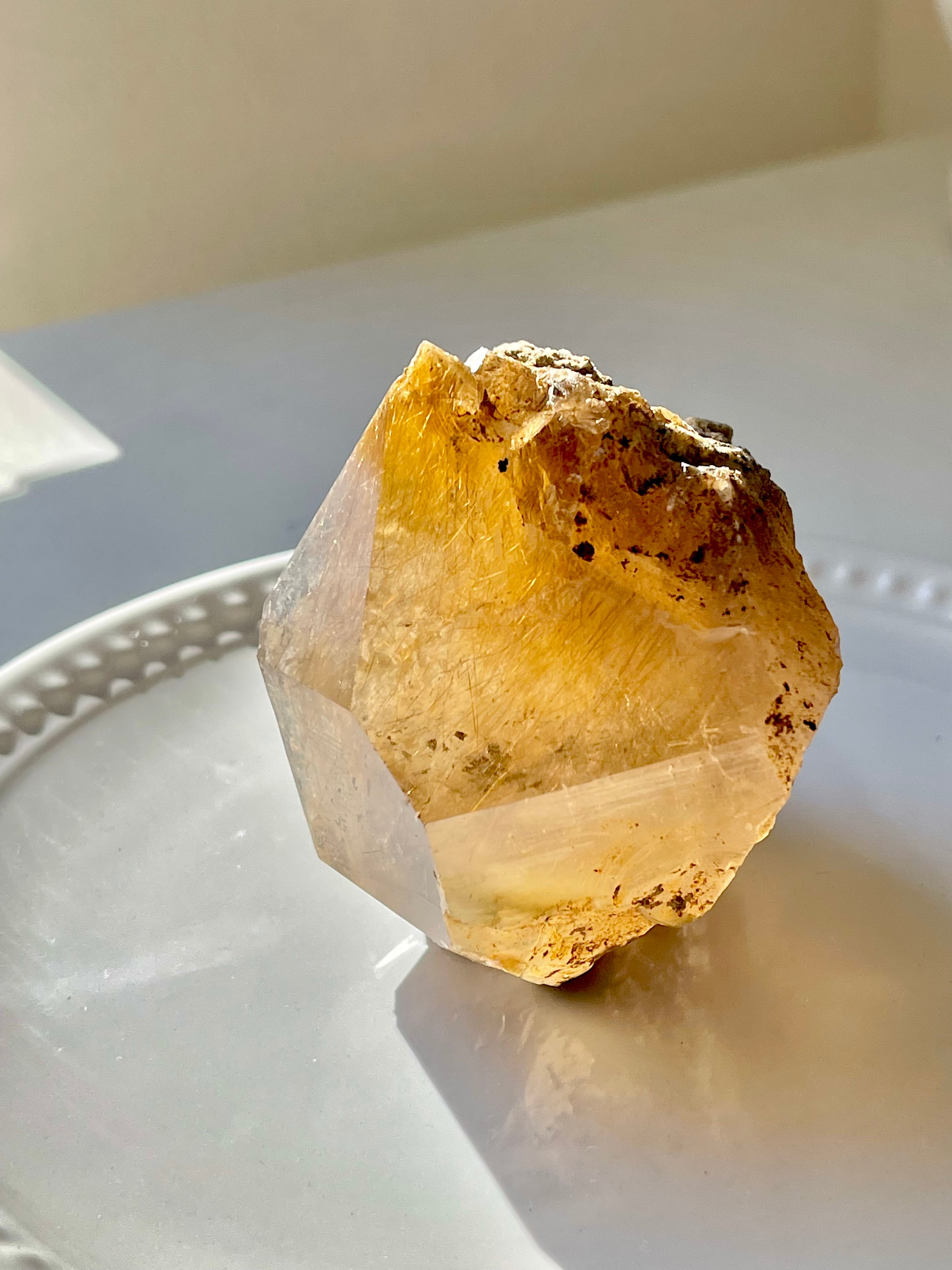 超希少！聖なるザギマウンテン　スモーキールチル原石/ Rare!! Sacred Mt.ZAGI smoky rutile raw crystal