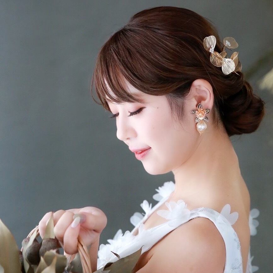 E-115 ウェディング アクセサリー【メタル ゴールド フラワー&パール イヤリング】ブライダル