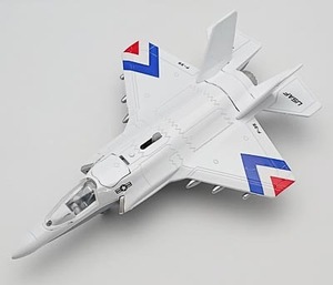 プルバック　F-35B　白