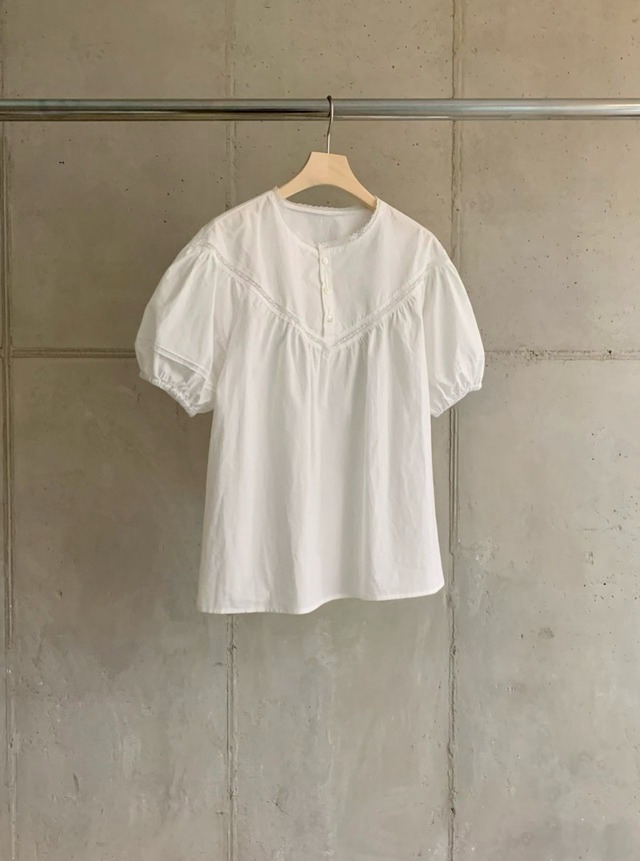 (即納) HAUS / Mos lace blouse 1color