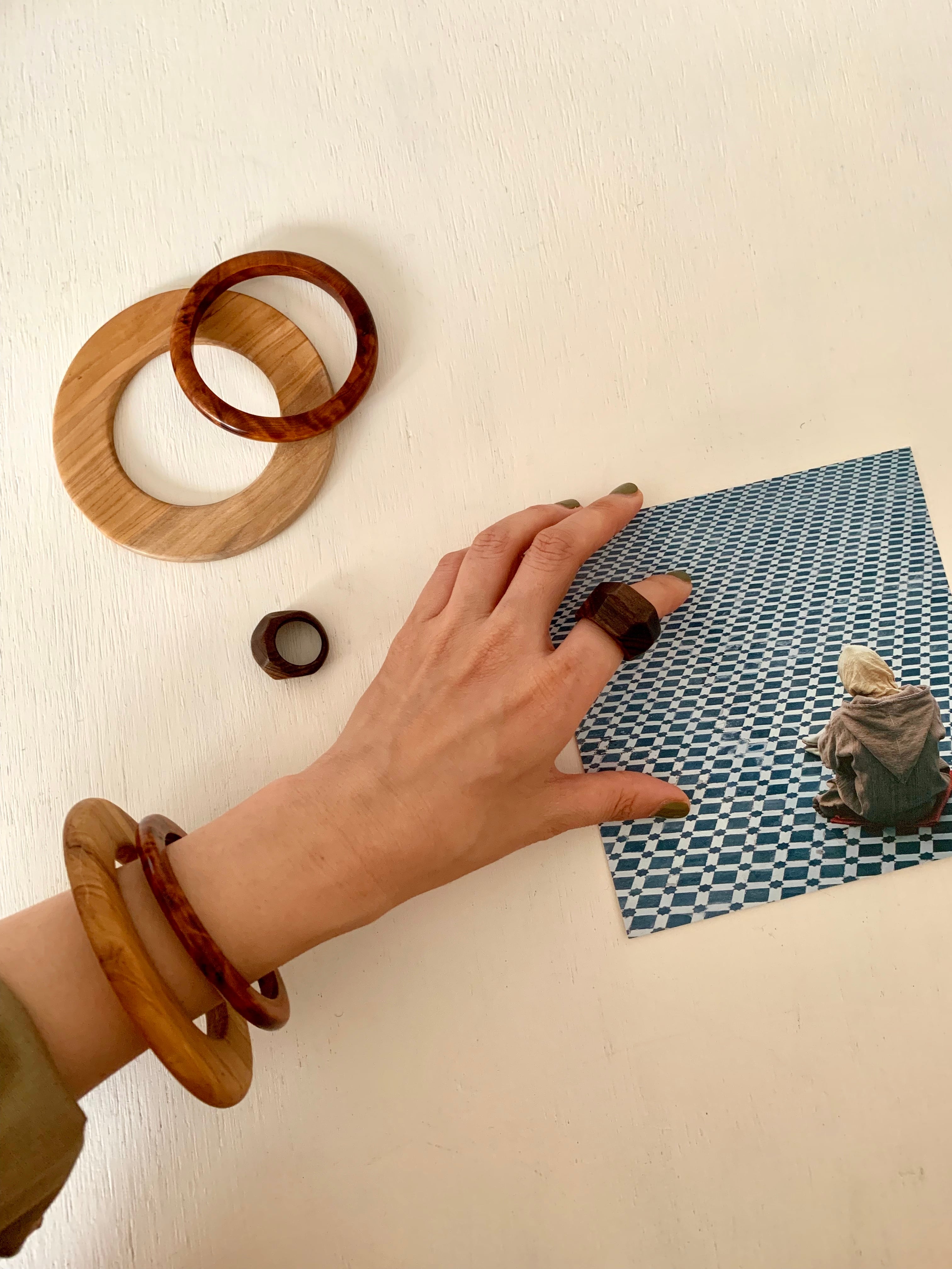 オリーブの木のウッドバングル サークル型 ナチュラル | モロッコの