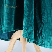 フラダンス 衣装 ワンピース ドレス グリーン系 日本製 ベロア アシンメトリー ハイネック ノースリーブ 無地 シンプル かわいい 上品 高級感 華やか 鮮やか セクシー 緑 ハワイアン アロハ フラ ダンス レッスン 練習 シンプルドレス 大人かわいい