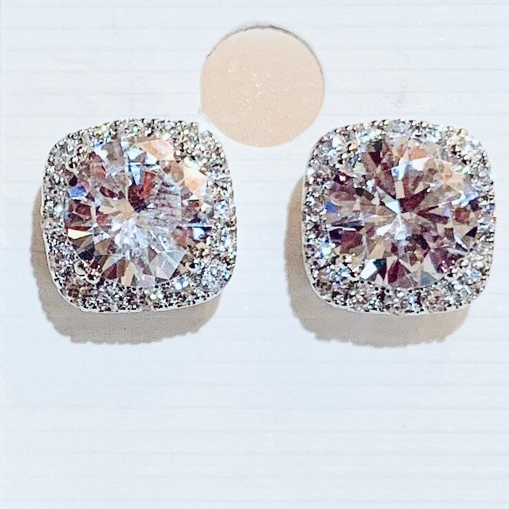 キラキラスクエアピアス