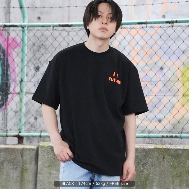 Future Smile ビッグtシャツ オーバーサイズ Tシャツ メンズ ビッグtシャツ レディース ビッグシルエット トップス 半袖 カットソー クルーネック ビッグt バックプリント スマイル ニコちゃん 大きいサイズ 韓国ファッション 夏 夏服 春夏 ストリート系 おしゃれ Future Smile ビッグtシャツ オーバーサイズ Tシャツ メンズ ビッグtシャツ レディース ビッグシルエット トップス 半袖 カットソー クルーネック ビッグt バックプリント スマイル ニコちゃん 大きいサイズ 韓国ファッション 夏 夏服 春夏 ストリート系 おしゃれ