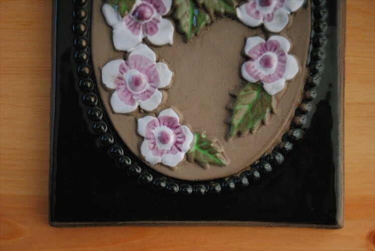安価 ワタナベ ジィガントフタ 陶版 花柄ウオールプレート 置物