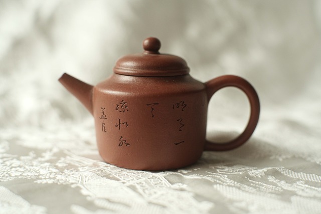 ヴィンテージ 宜興紫砂壺「小德鐘・萬豊順記」（約60cc）・朱泥