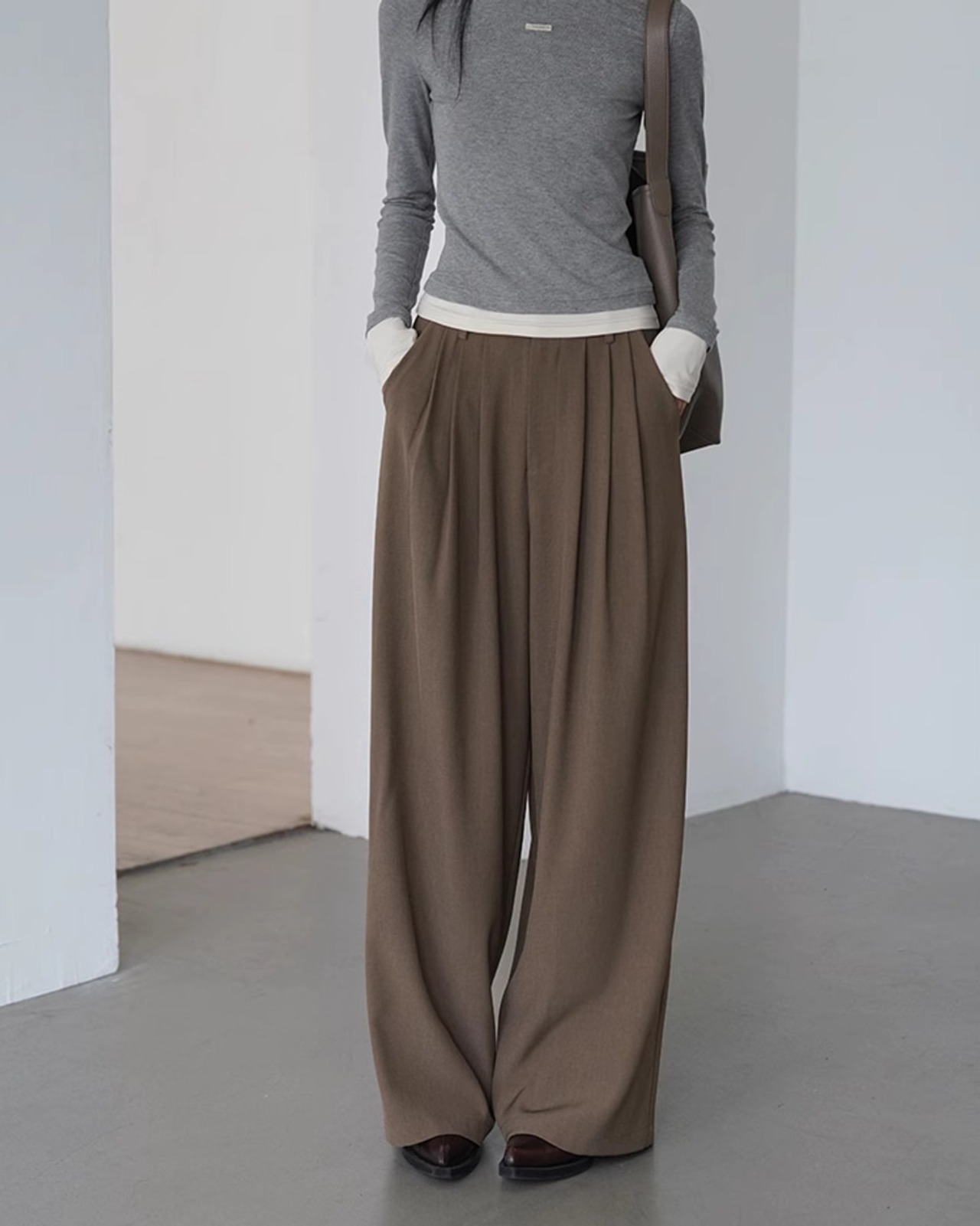 Tuck drape wide Slacks　T20314