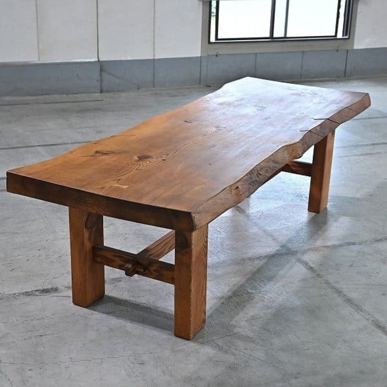 日本製 松 一枚板 ダイニングテーブル 天然木 無垢材 パイン リビング センター 食卓 和モダン Japan 【 中古家具/中古インテリア/USED家具ユーズド家具/リサイクル】