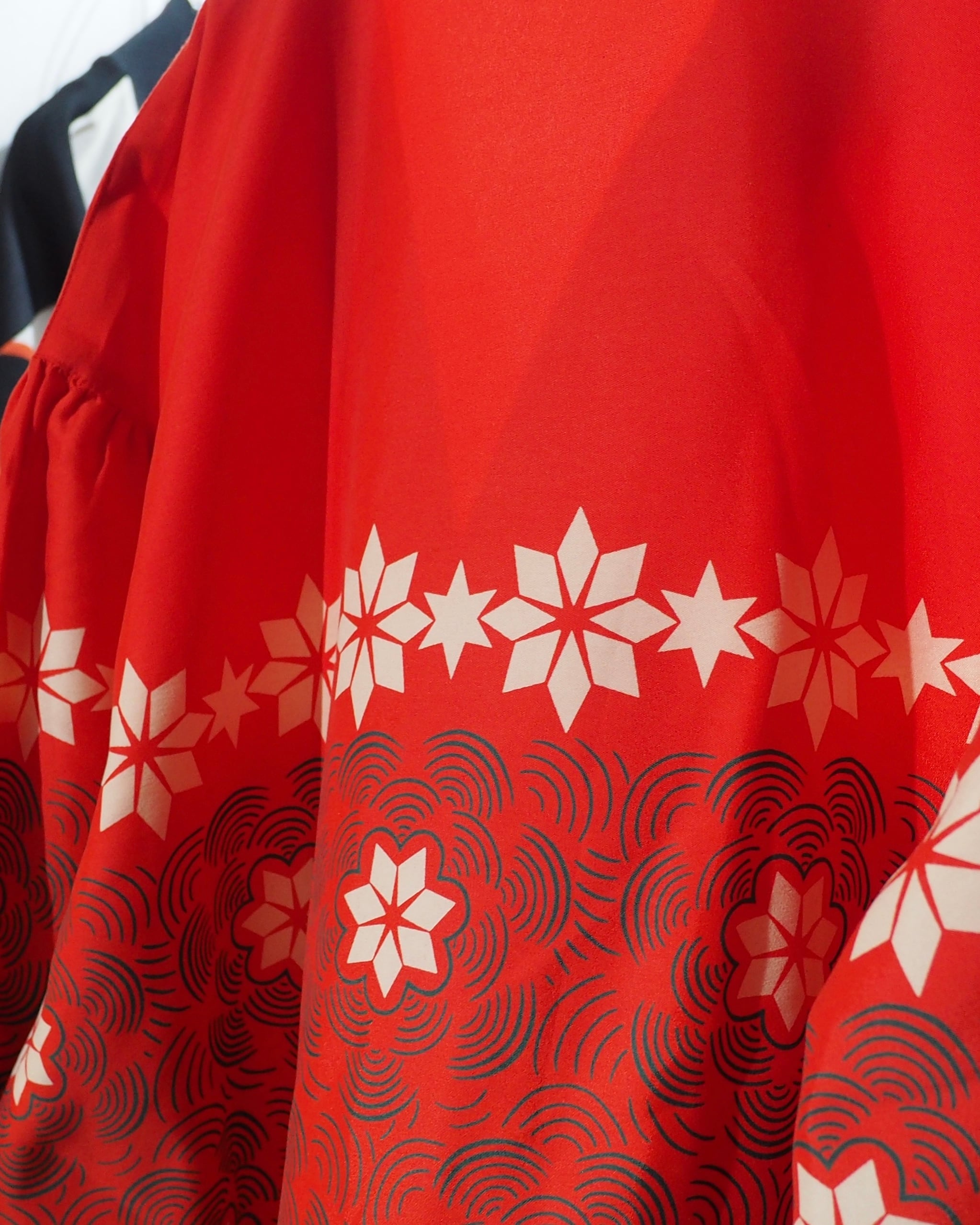 1980s " NICOLE CLUB " Arabesque oriental pattern Design vintage Open collar shirt