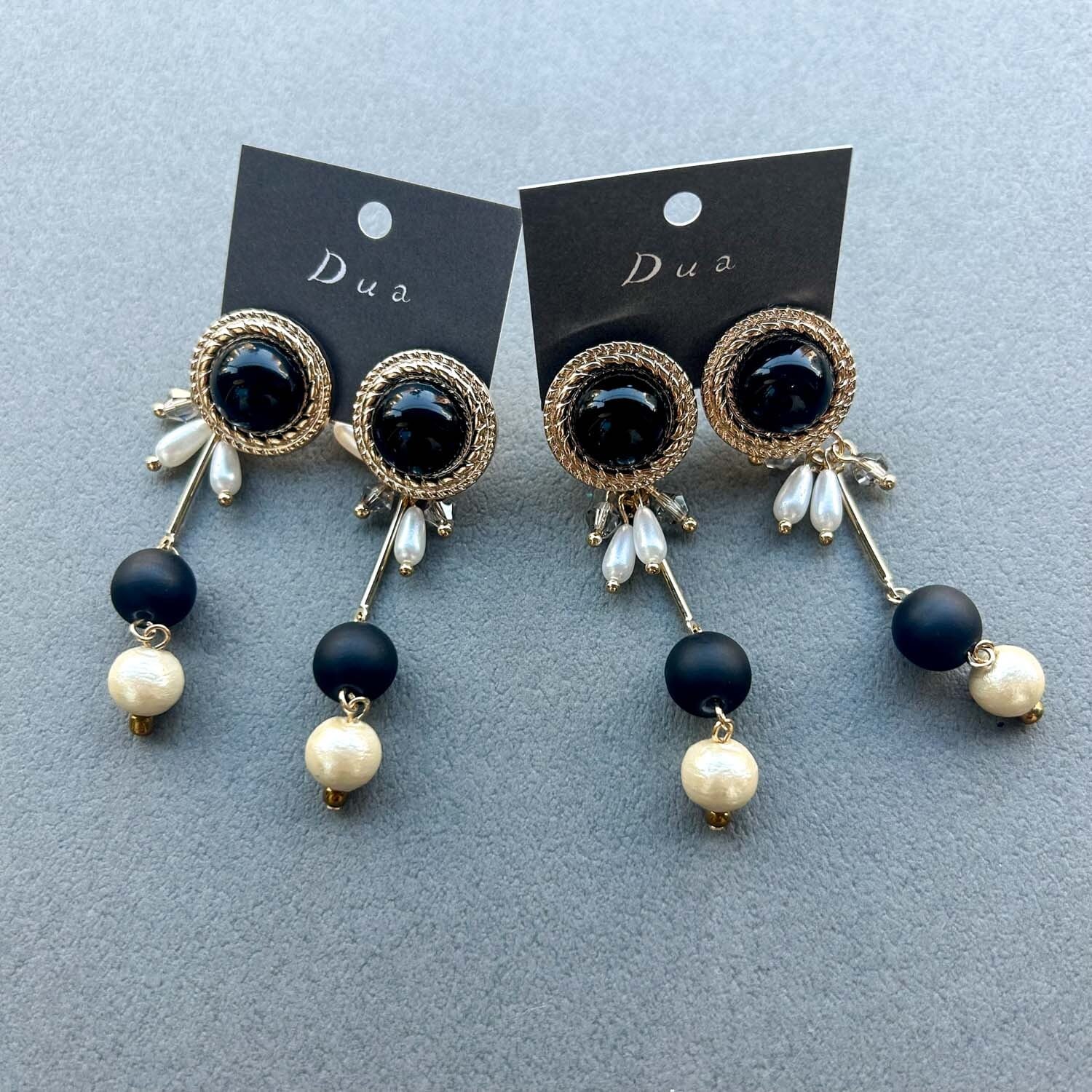 黒カボションとデザインチェーンの〈ピアス/イヤリング〉 | Dua