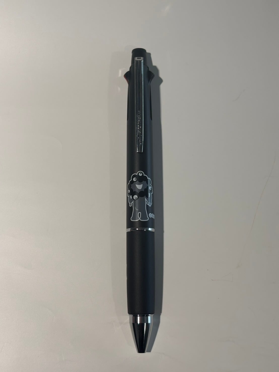 大阪・関西万博〉JETSTREAM4&1 全身 ver.黒ミャクミャク | ヘソ