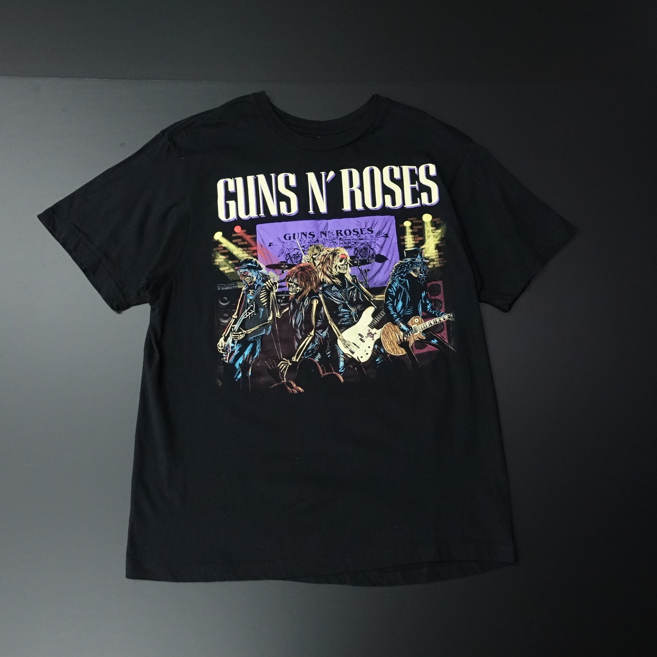 GUNS N
