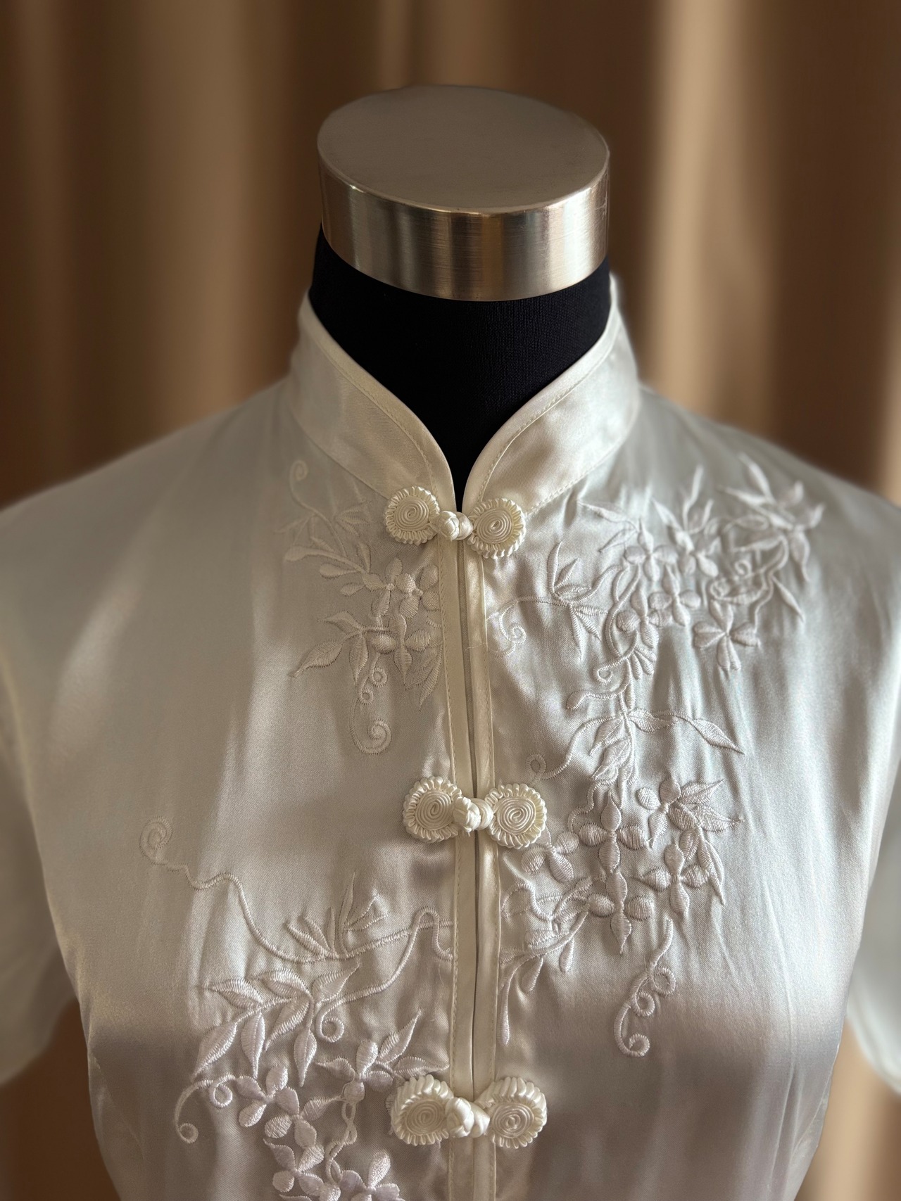 embroidered white satin shirt-5155-8