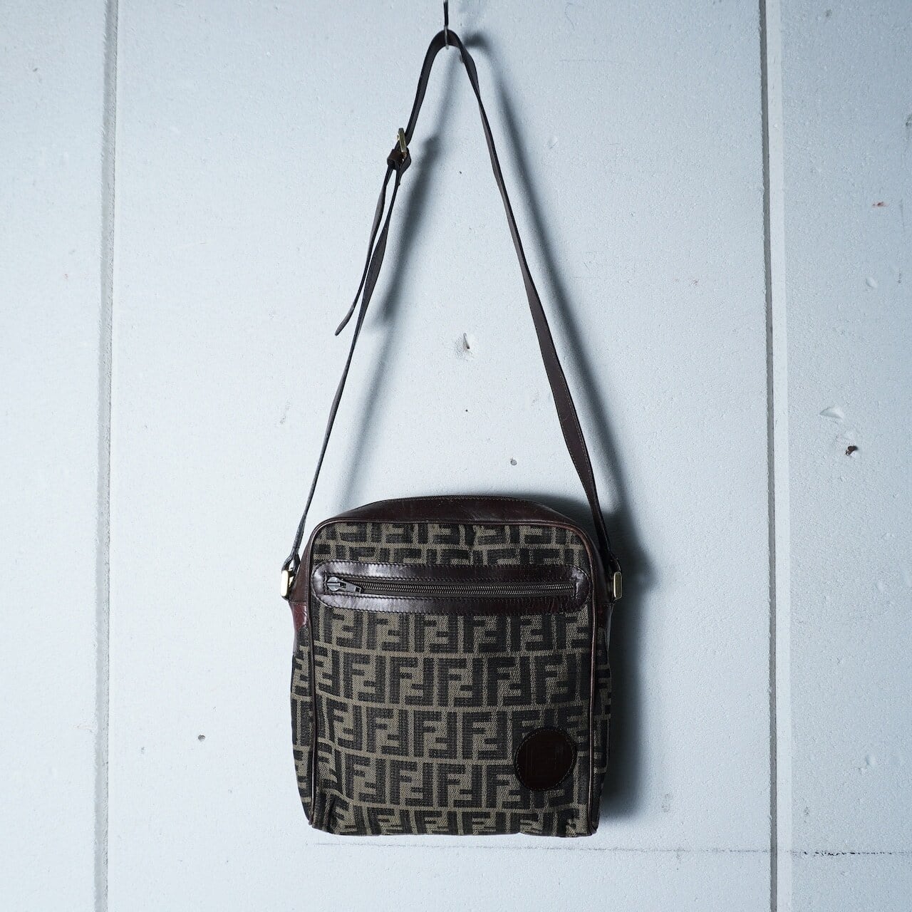 FENDI】フェンディ ”ロゴ入”ズッカ柄レザー切替ショルダーバッグ brown