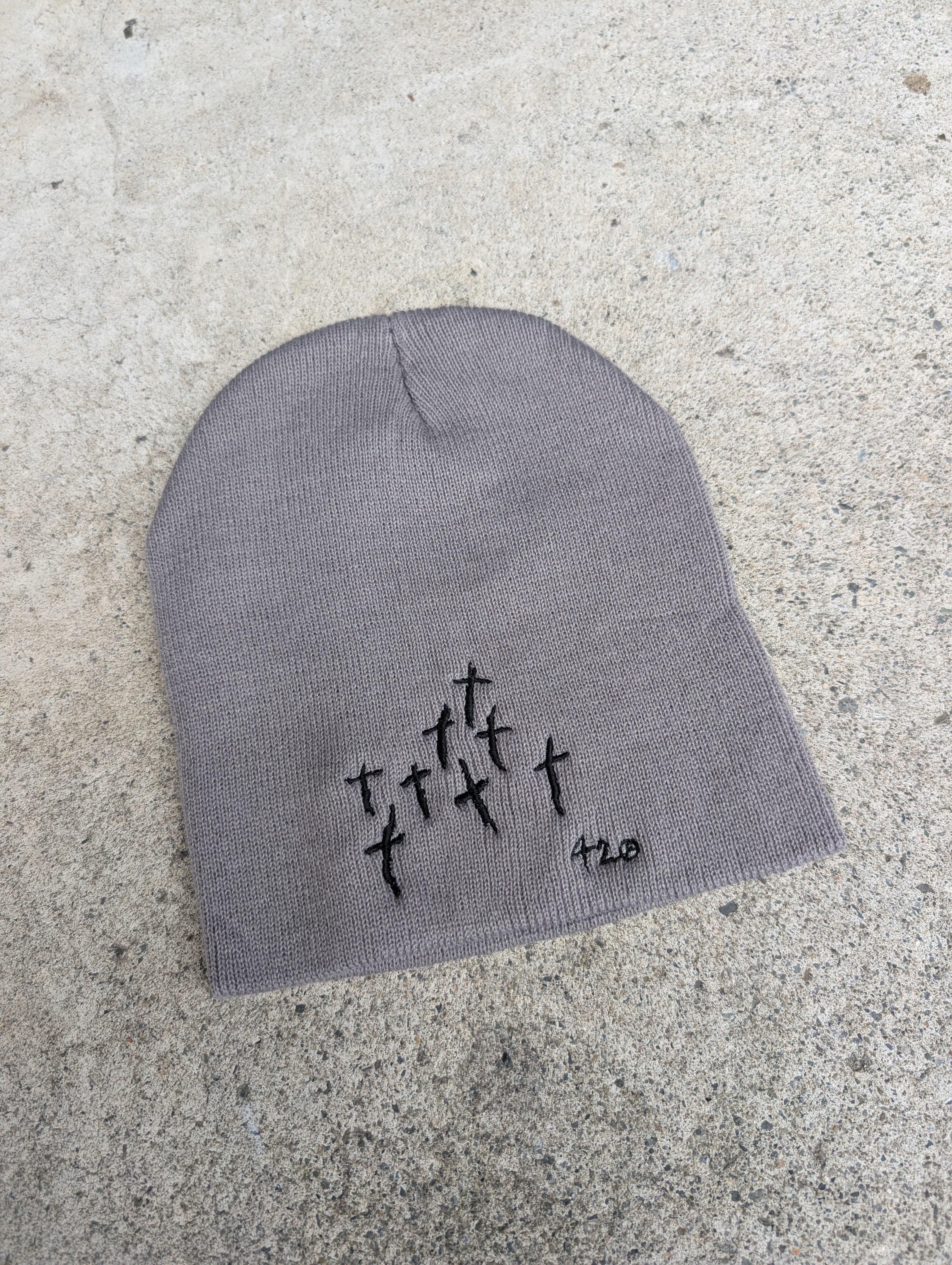 "深緑" CROSS embroidery beanie / GRAY × BLACK