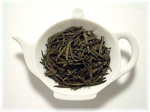 【蒙頂黄芽】：味わいは黄茶の中でも飲み易く、緑茶に近い味わい。