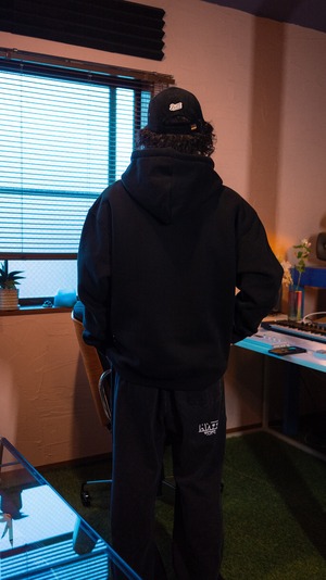 Apple in Smoke Heavy Oz Hoodie [Black]