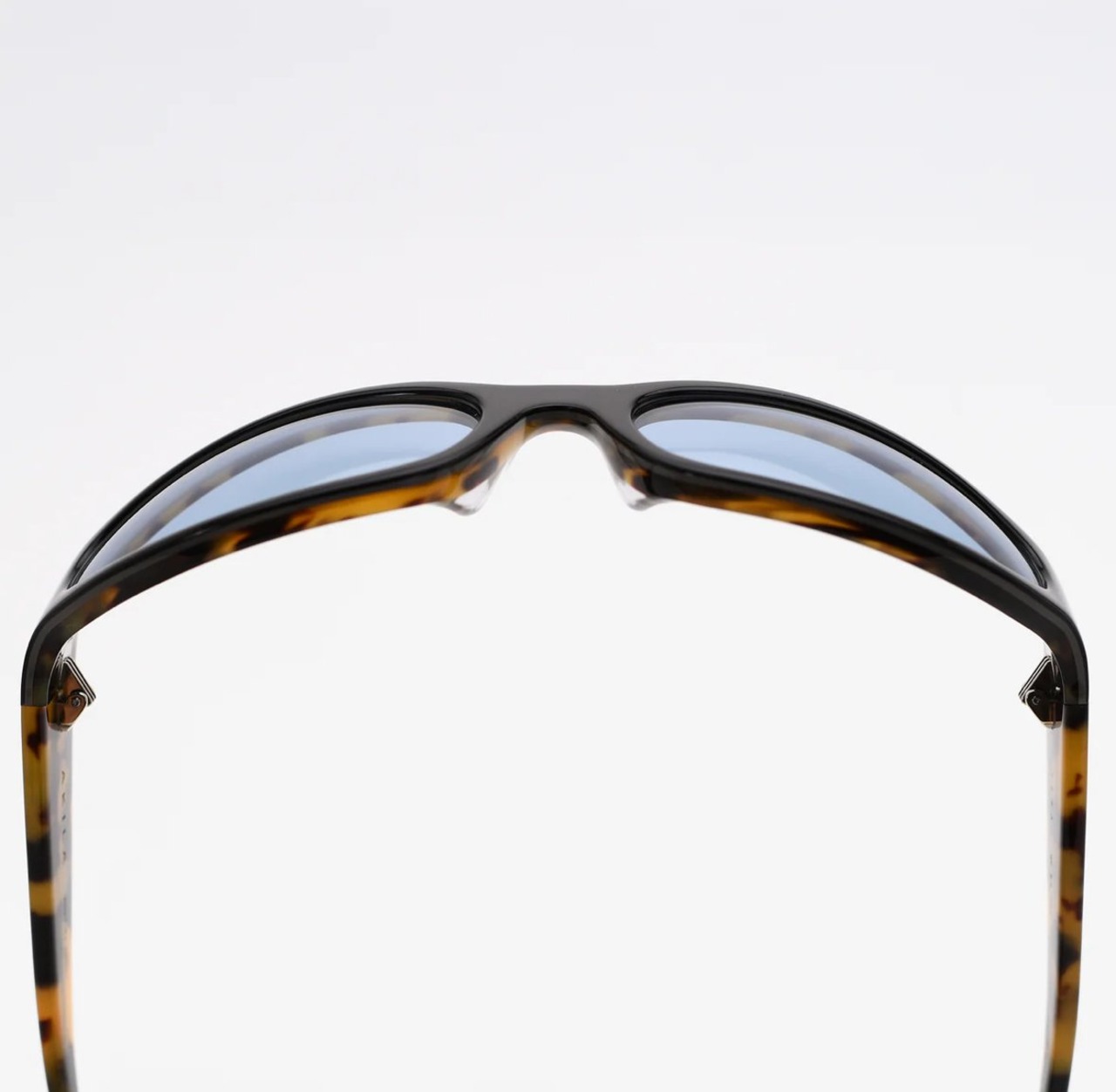 AKILA LA / Veil black×blue