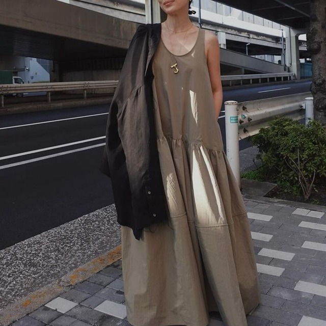 U-neck sleeveless gather one piece   G1140