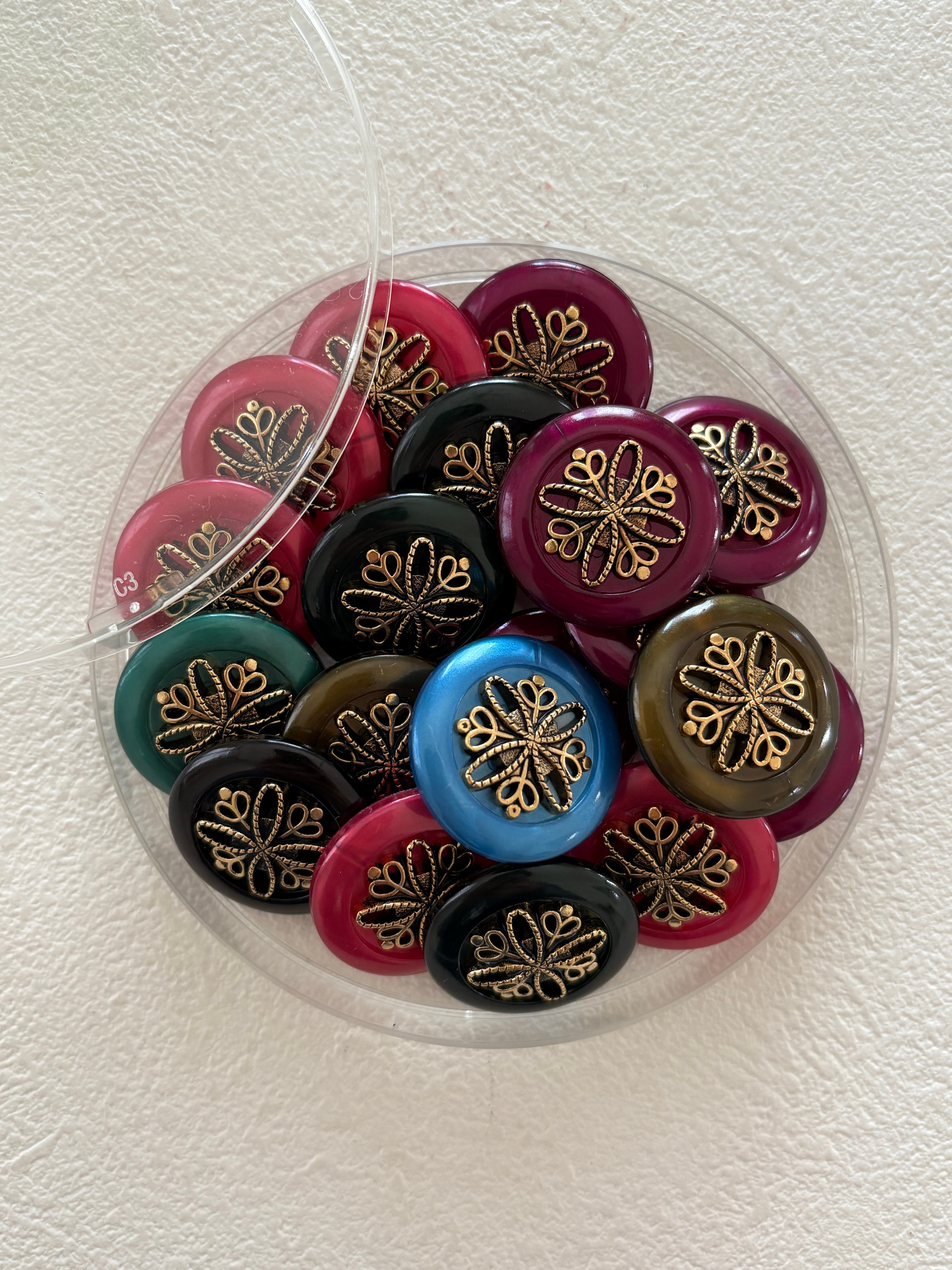 Japanese Vintageボタン プラスチック 染めボタン 23mm 透かしパーツ アクセサリーパーツ デコレーション材