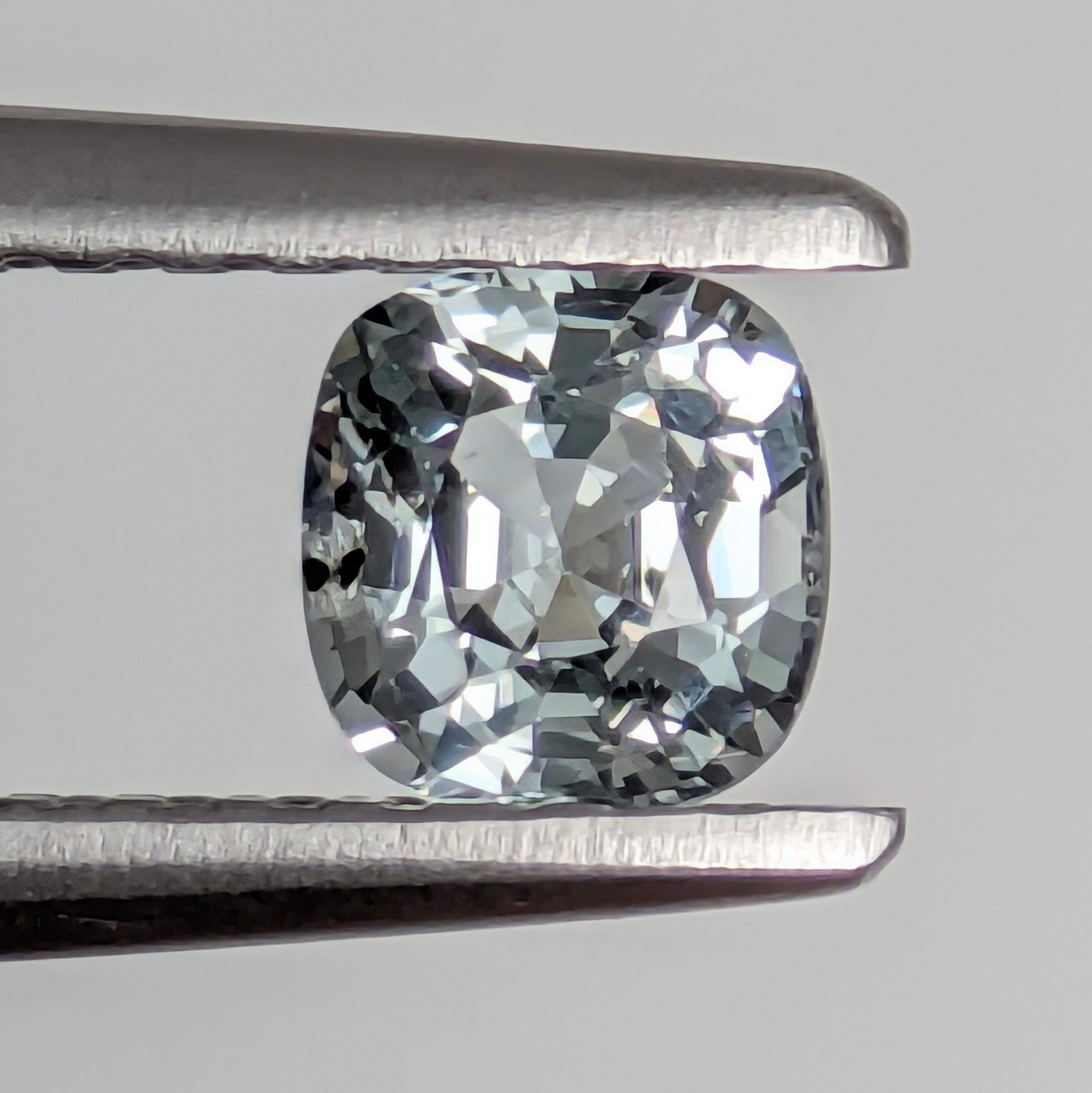 スピネルルース ミャンマー・モゴック産【0.43ct】PRO208474 | Gem's