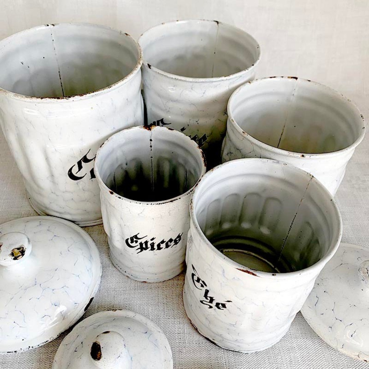 ホーローキャニスター 白 でこぼこ加工5個セット ベルギー製 17kwa10