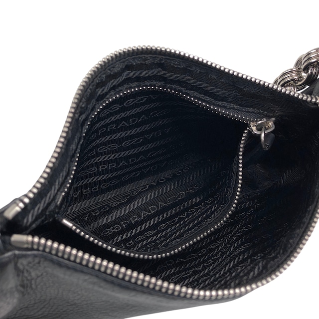 PRADA プラダ ショルダーバッグ ブラック トライアングルロゴ レザー チェーンハンドル ホーボーバッグ vintage ヴィンテージ オールド zft4vr