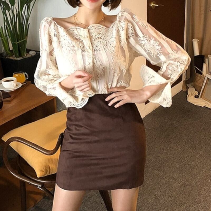 トップス ブラウス 長袖 スクエアネック オフショルダー レース 刺繍 透け感 シースルー キャミソール付き パールボタン かわいい 大人可愛い きれいめ シンプル カジュアル 大人 上品 おしゃれ レトロ ラブリー エレガント フォーマル 花柄 春 秋 10代 20代 30代 40代 デート トップス ブラウス 長袖 スクエアネック オフショルダー レース 刺繍