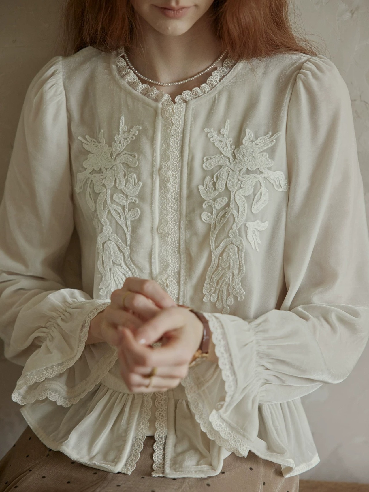 Ancien Velour Lace Frill Blouse F0842