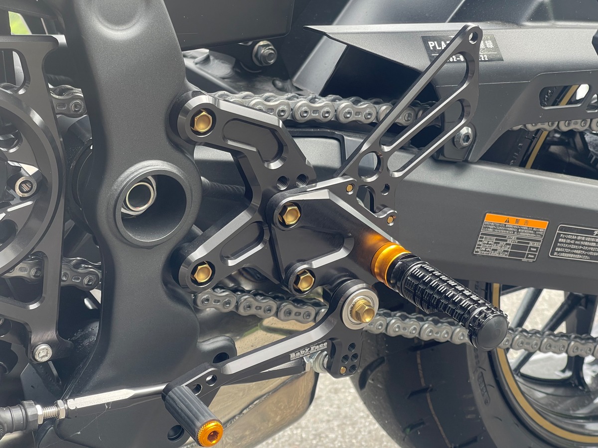 チタンボルトセット（18本）【カラーゴールド】for Kawasaki Z900RS 