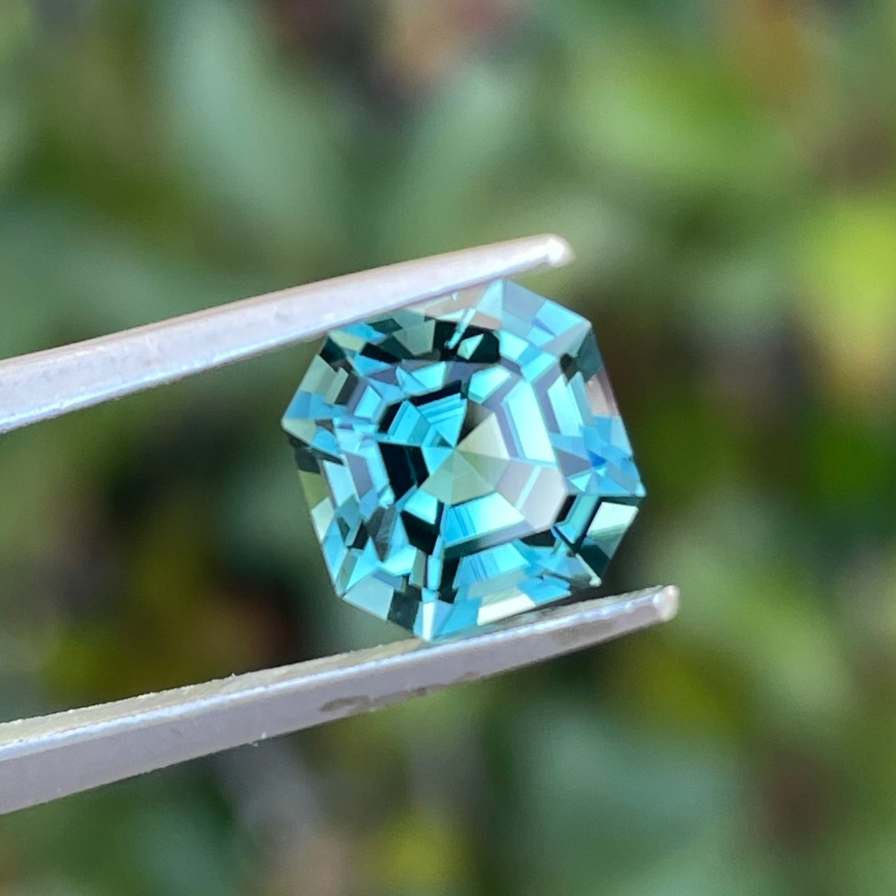 ティールカラートルマリン アッシャーカット7.6x7.6x5.8mm, 2.29ct ナミビア産