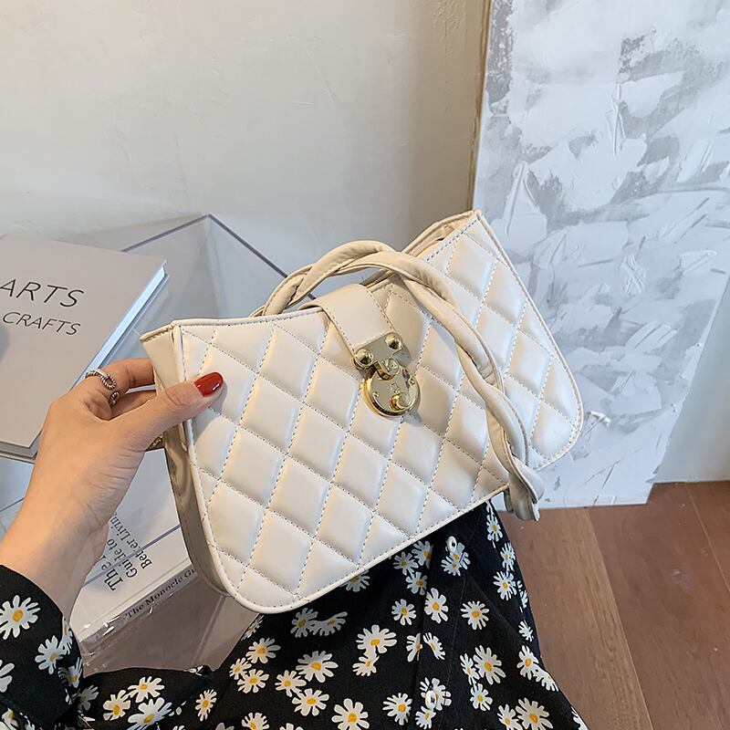 白いバッグ女性2020新しい波夏のファッションチェーンメッセンジャーバッグ小さなバッグネット赤い海野生の脇の下のバッグ Tiancai_Wing_Bag6348844