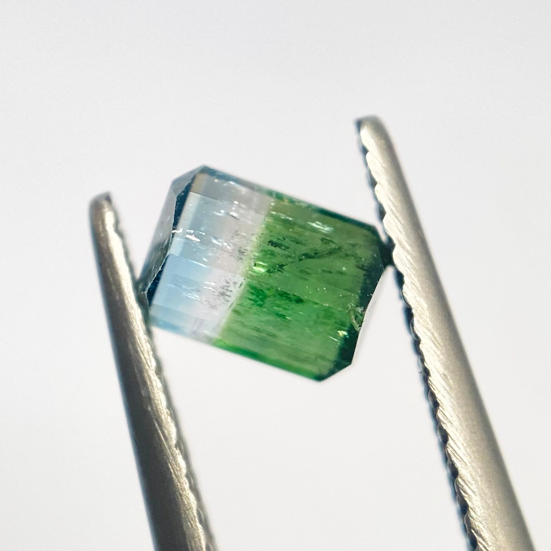 初夏をイメージしたような爽やかなパーティーカラートルマリン