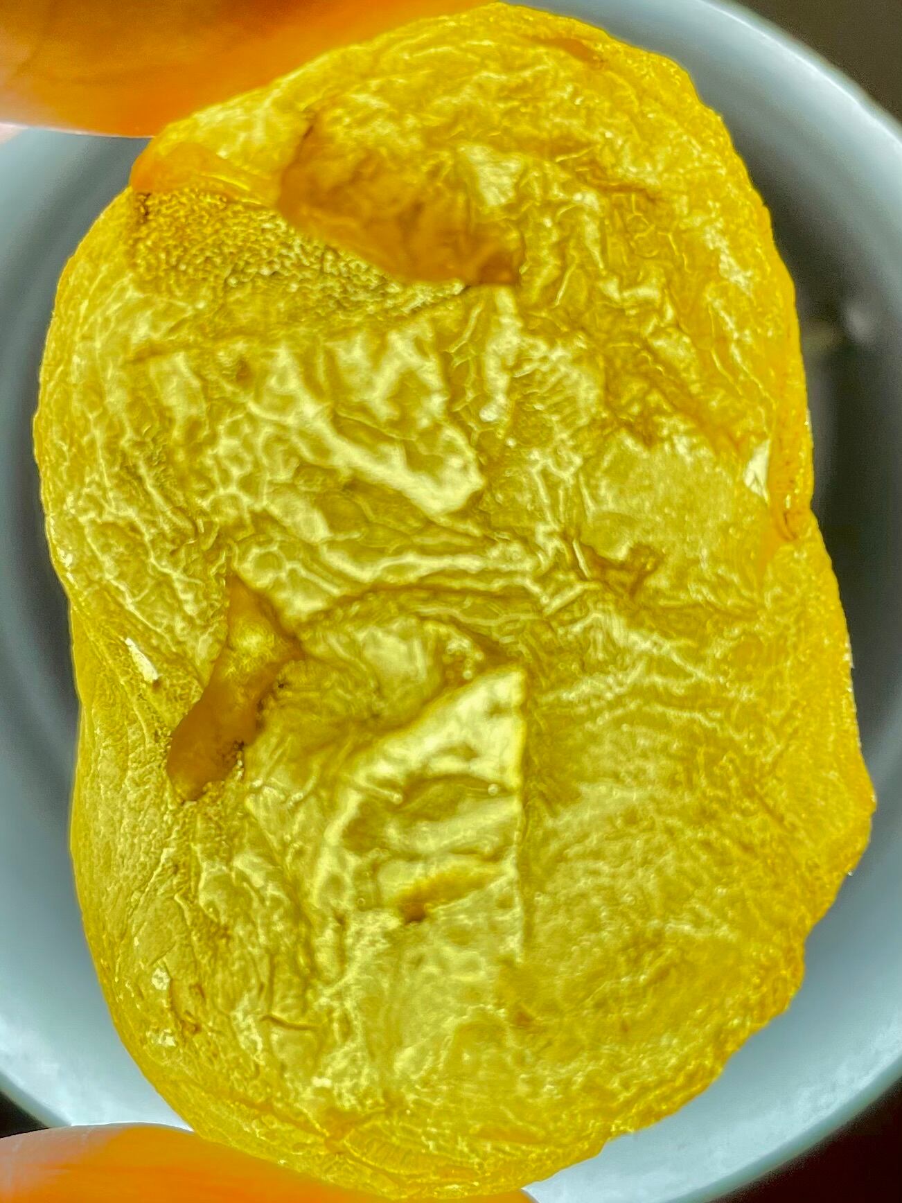 5) 琥珀(ブラジル産ゴールデンアンバー)