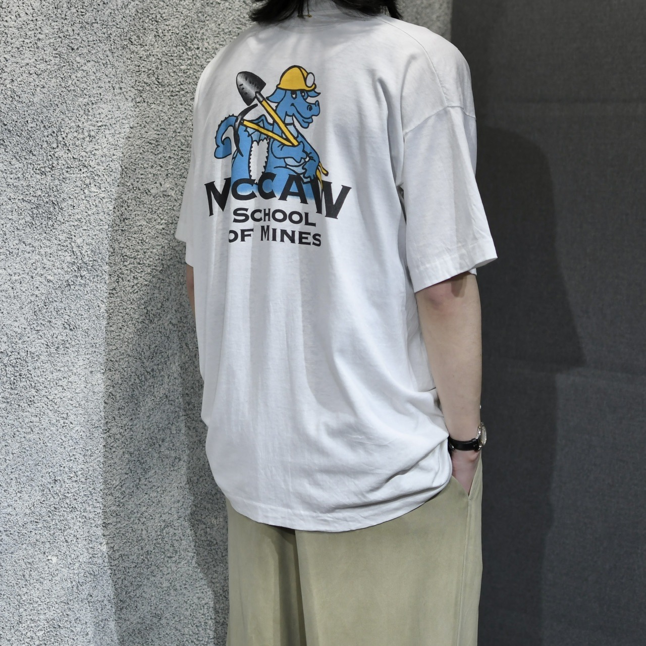 90's dinosaur print tee