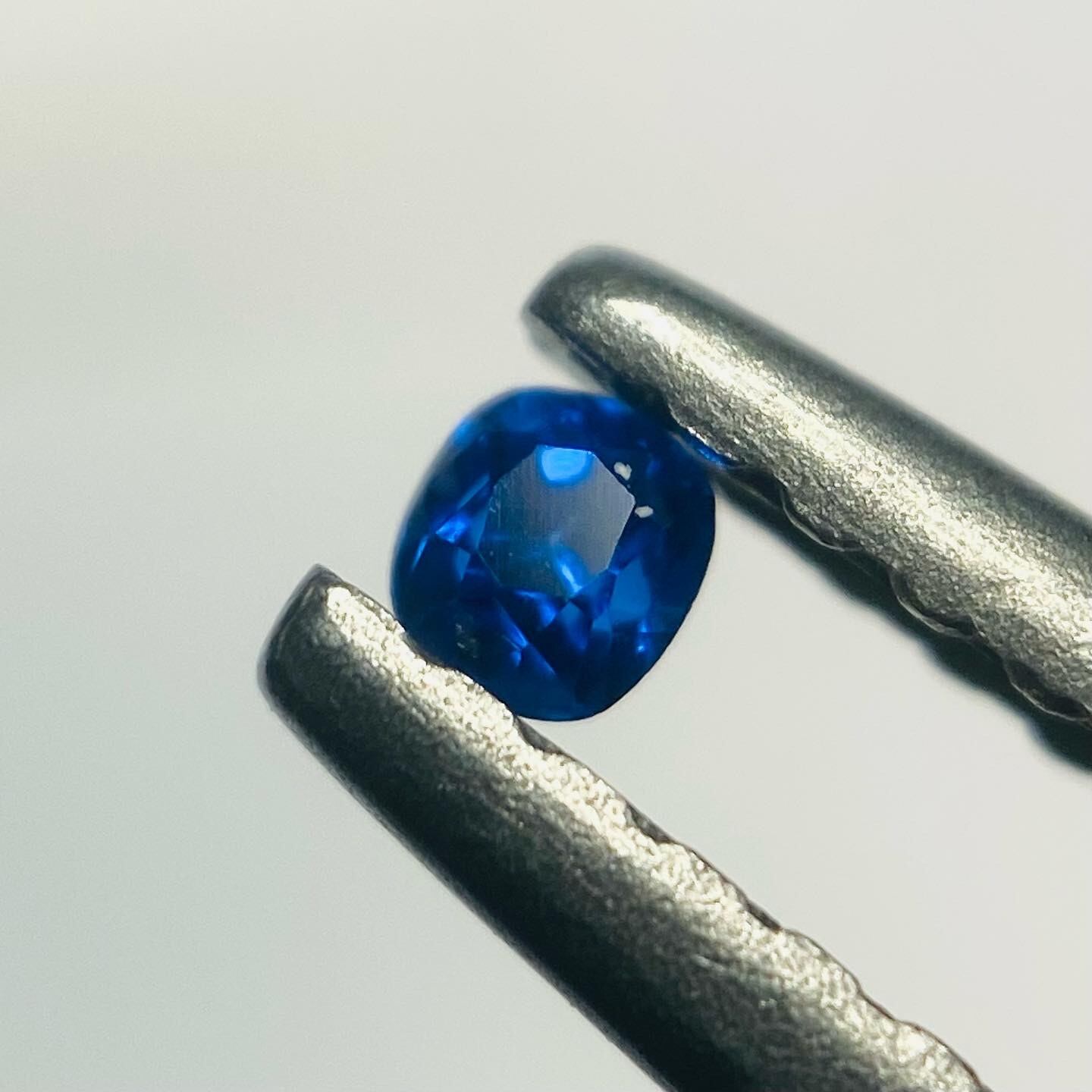 希少 コバルトスピネル