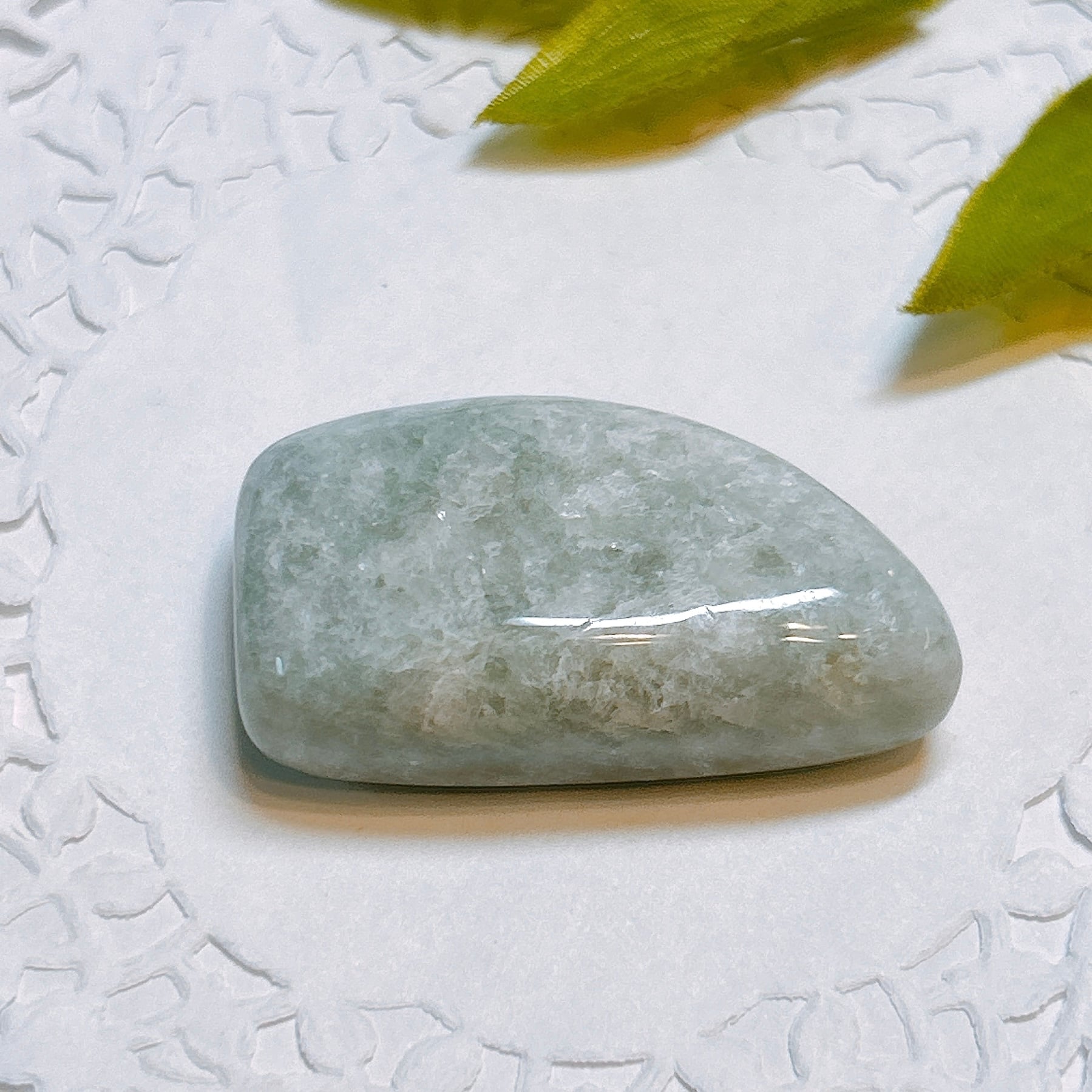 17963】 翡翠 ミャンマー産 ヒスイ ひすい ジェード タンブル 磨き石