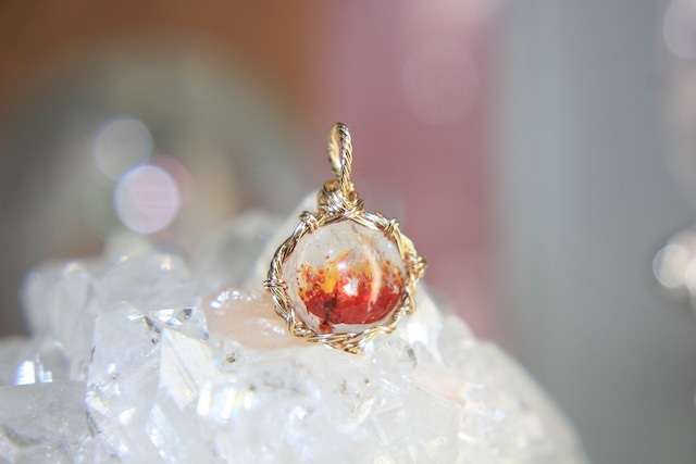 心に火を灯す✨リモナイトインクォーツ⭐️ワイヤーアートペンダント