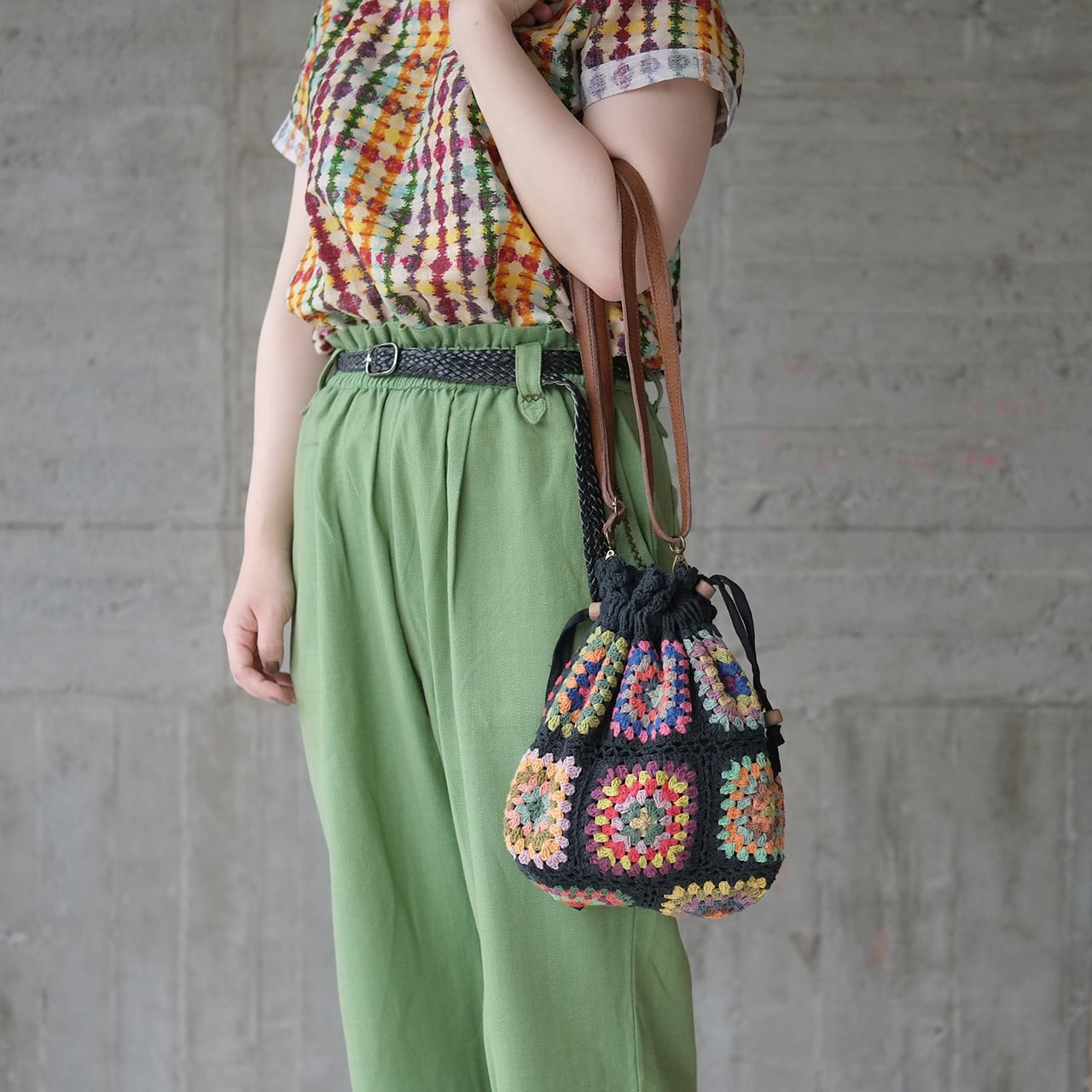 フラワークロシェ巾着バッグ（20w-019）ブラック | Hammock