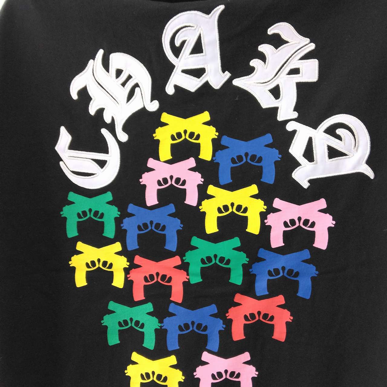 ガルフィー GALFY 半袖Tシャツ チャカパッチ 黒 中型犬 大型犬サイズ It is a T-shirt with a character.