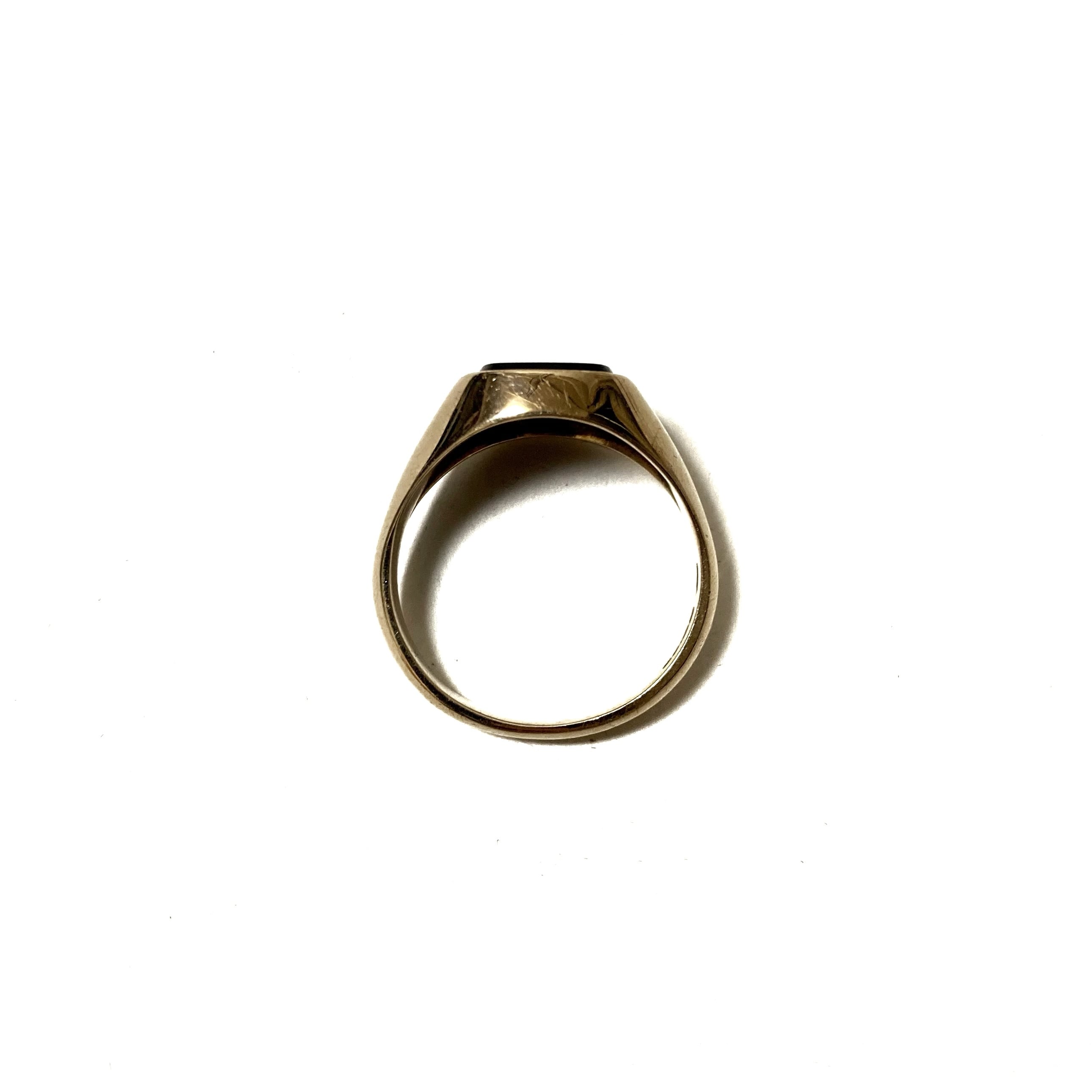 England Vintage 9ct Gold Ring