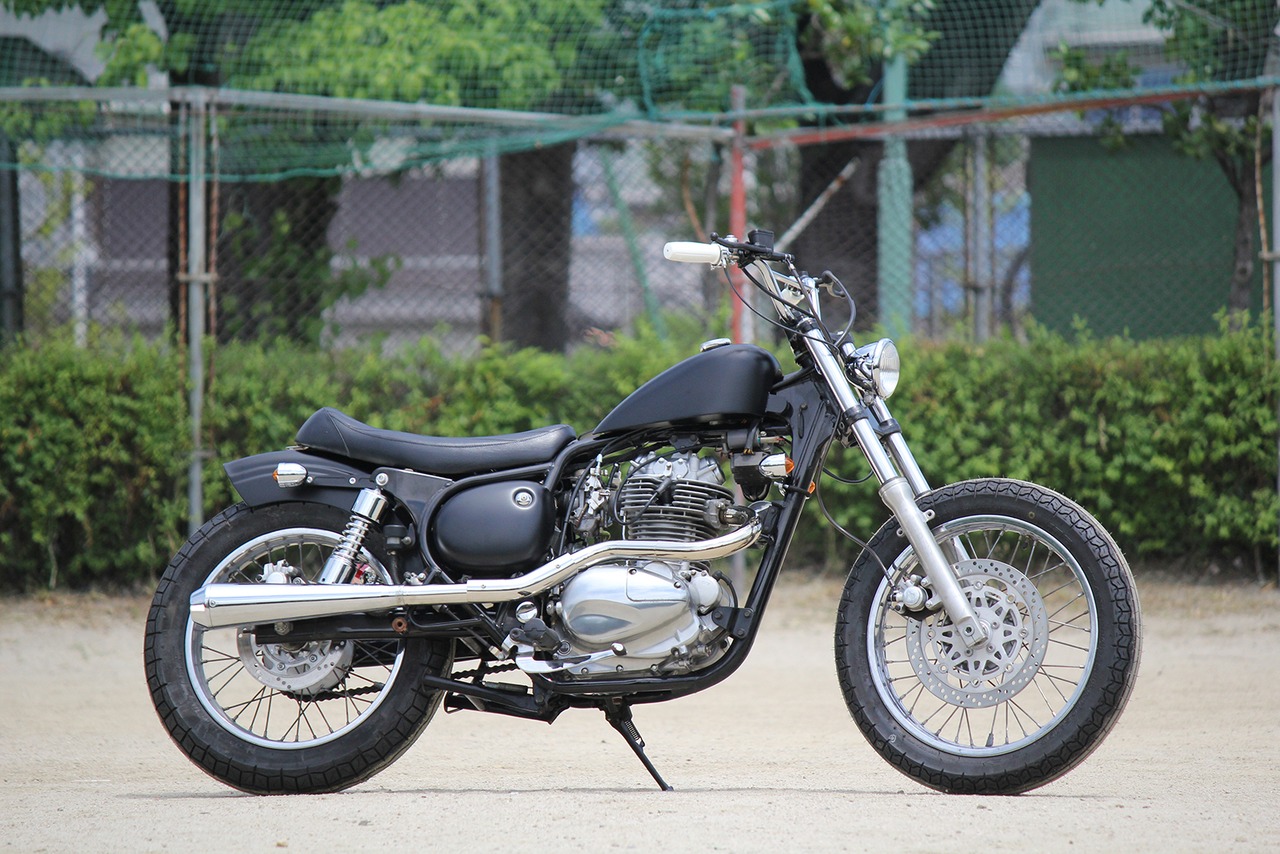 Scrambler seat Tuckroll ESTRELLA